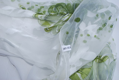 杭州蓝美卡丝巾 厂家直销，高贵新颖，现货热销中